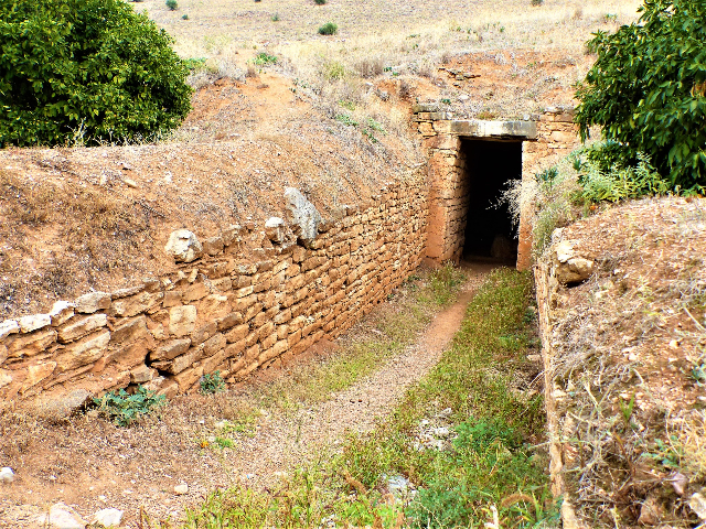 Tumba abovedada de Tirinto - Nea Tiryntha | Secret World Trip Planner