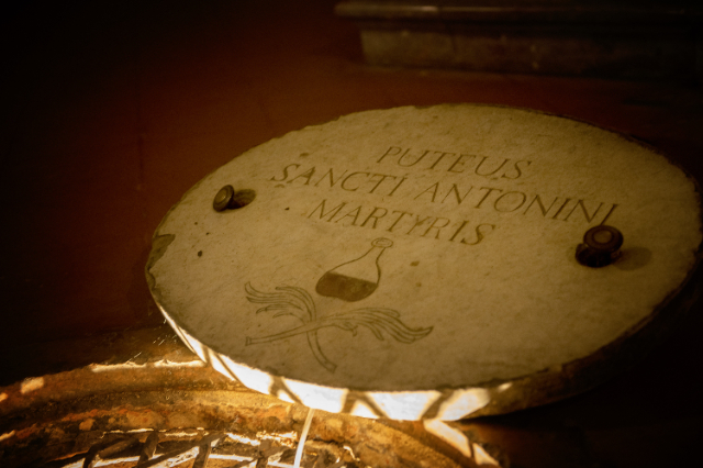 L'église Santa Maria de Cortina et son puits - Piacenza | Secret World Trip Planner