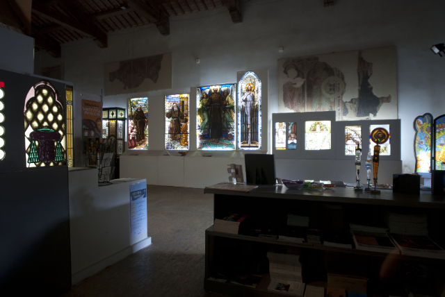 Museum für antike Glasmalerei - Sansepolcro | Secret World Trip Planner