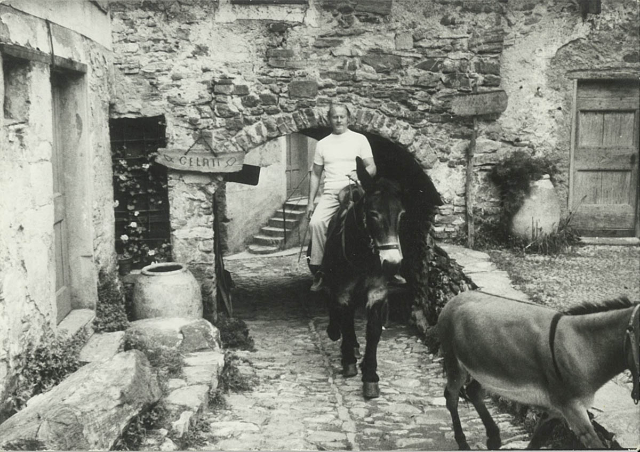 Colla Micheri: il borgo incantato di Thor Heyerdahl - Colla Micheri | Secret World Trip Planner