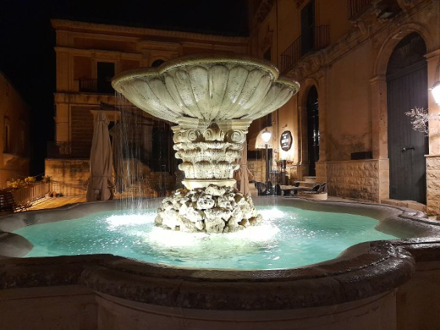 La Fontana di Piazza Duomo  - Ragusa | Secret World Trip Planner