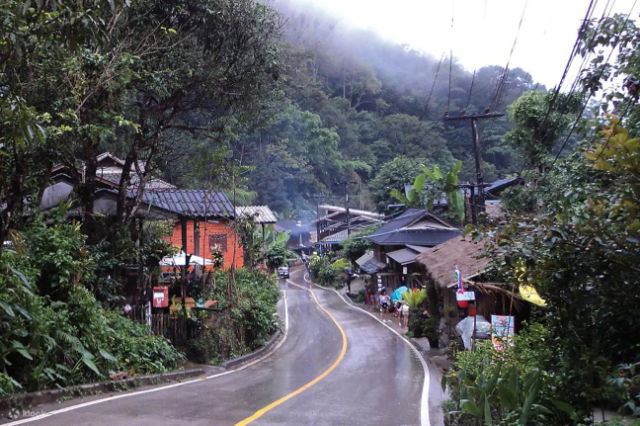 Il Villaggio di Mae Kampong - Huai Kaeo | Secret World Trip Planner