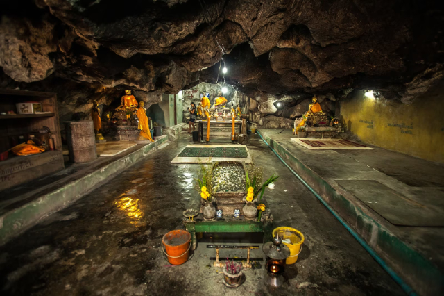 Wat Tham Mangkornthong - Monterusciello | Secret World Trip Planner