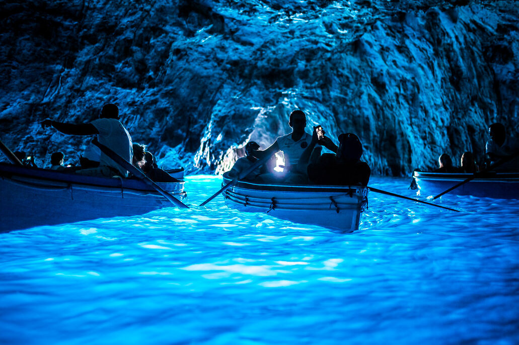 La Grotte bleue, ou Grotta Azzurra à Capri - Grotta Azzurra | Secret World Trip Planner