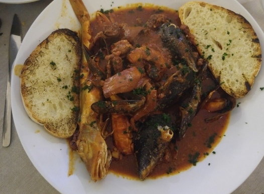 Cacciucco, najsłynniejsze danie rybne w Livorno - Livorno | Secret World Trip Planner