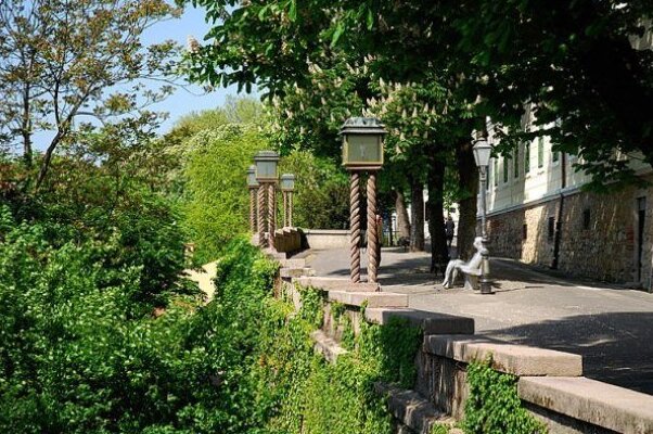 Zagreb: Strossmayer Promenade — Zagreb