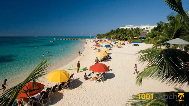 Doctor's Cave Beach — Montego Bay