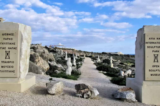 Park rzeźb w Ayia Napa: Harmonijne połączenie sztuki i natury - Ayia Napa | Secret World Trip Planner