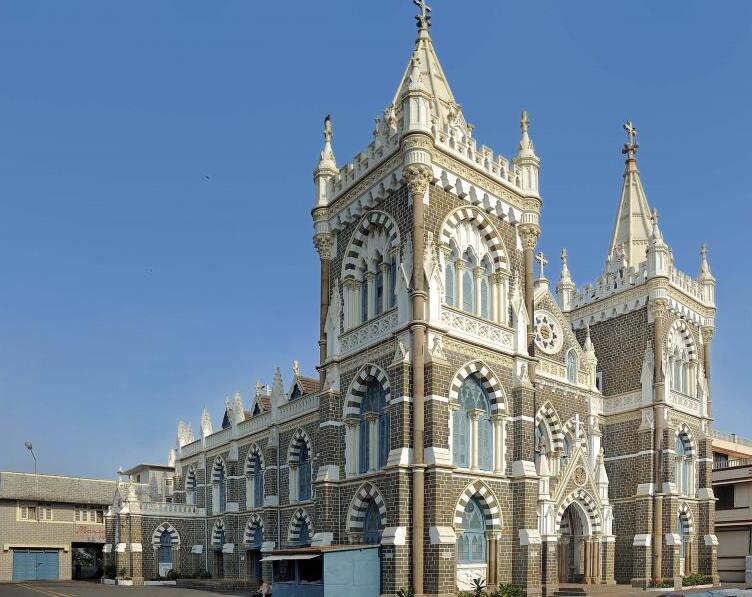 Mais histórico churche em Mumbai: Basílica de Mount Mary - Mumbai | Secret World Trip Planner