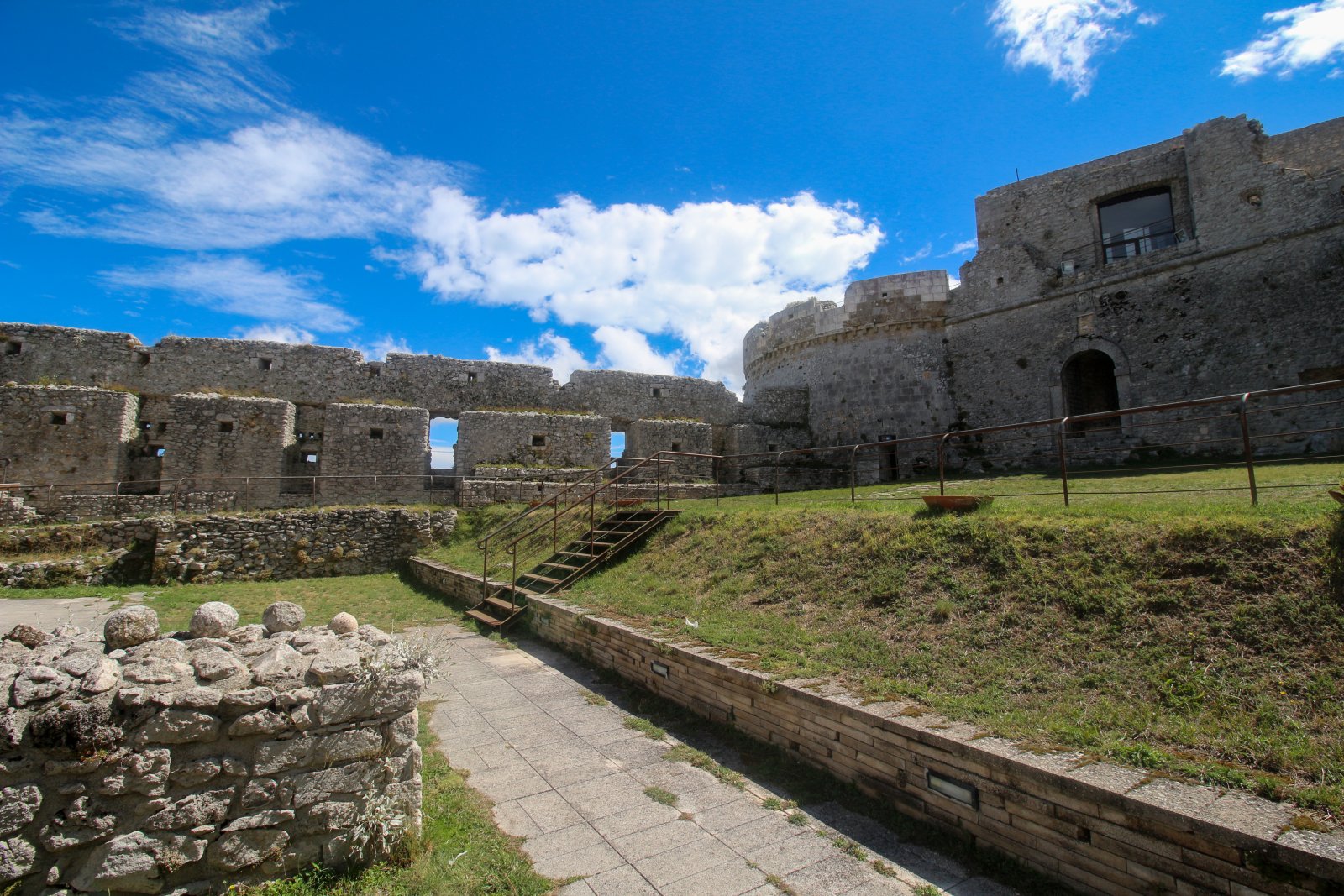 Il Castello di Monte Sant'Angelo - Monte Sant'Angelo | Secret World Trip Planner