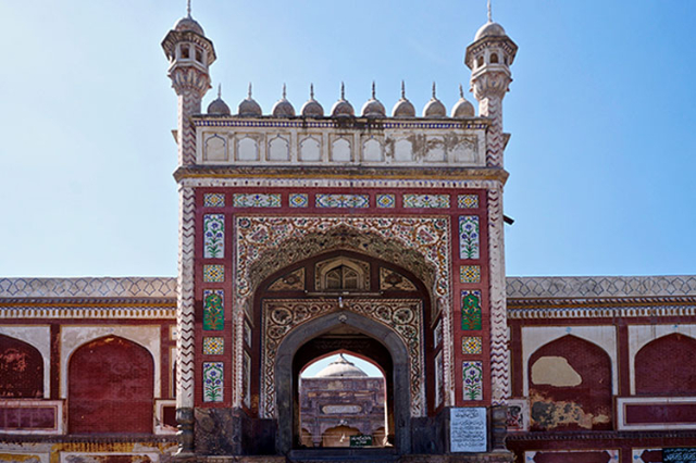 La Moschea Shahi - Chiniot | Secret World Trip Planner
