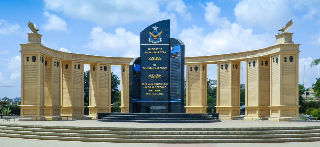 Musée de l'armée de l'air pakistanaise - Karachi | Secret World Trip Planner