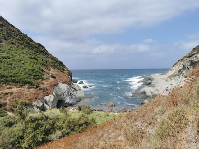 Sos Pupos 悬崖 - Bosa | Secret World Trip Planner