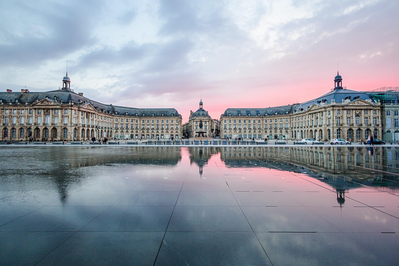Bordeaux / The Place de la Bourse - Bordeaux | Secret World Trip Planner