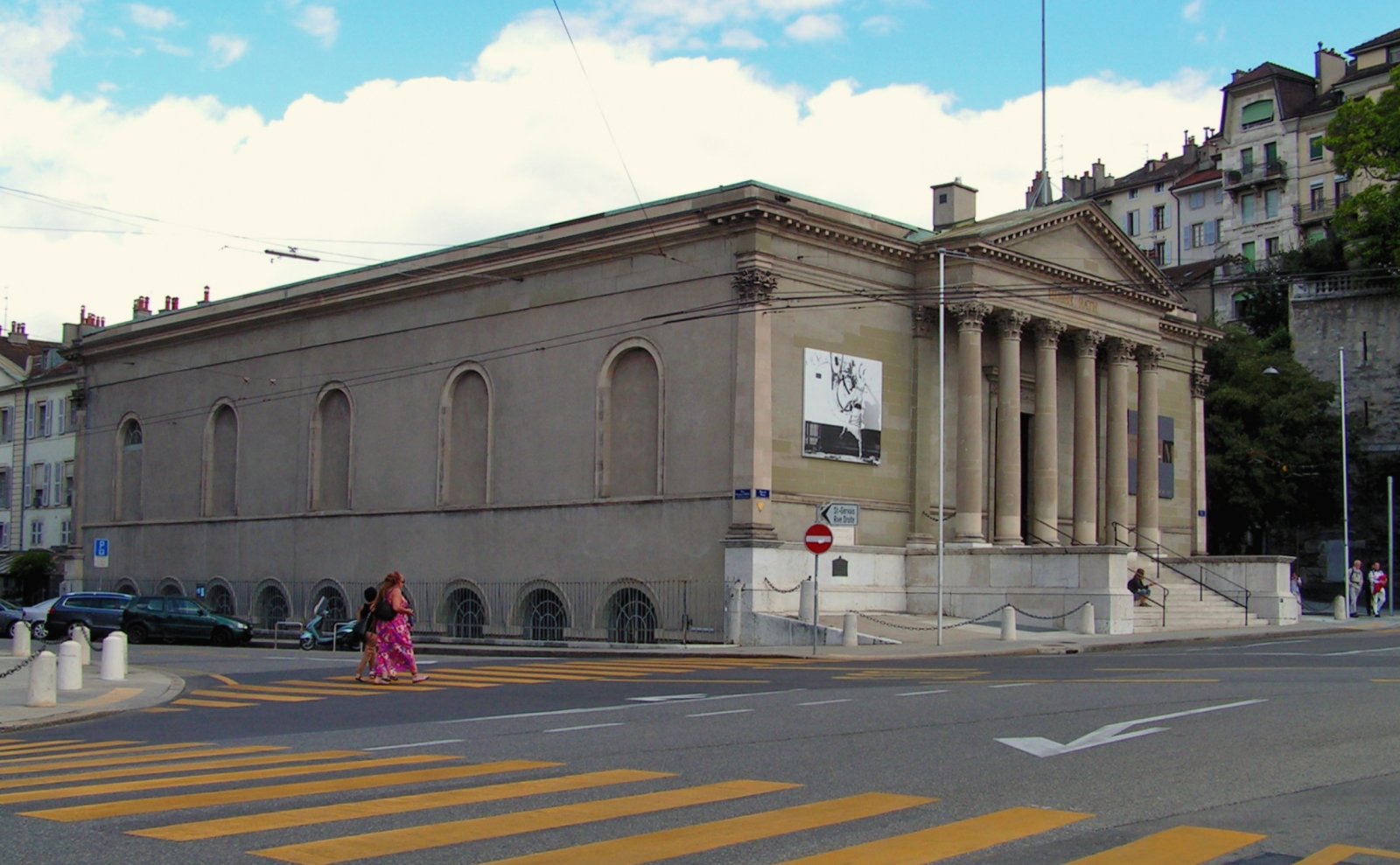 Symbole de l'intérêt de Genève pour les arts, le Musée Rath - Genève | Secret World Trip Planner