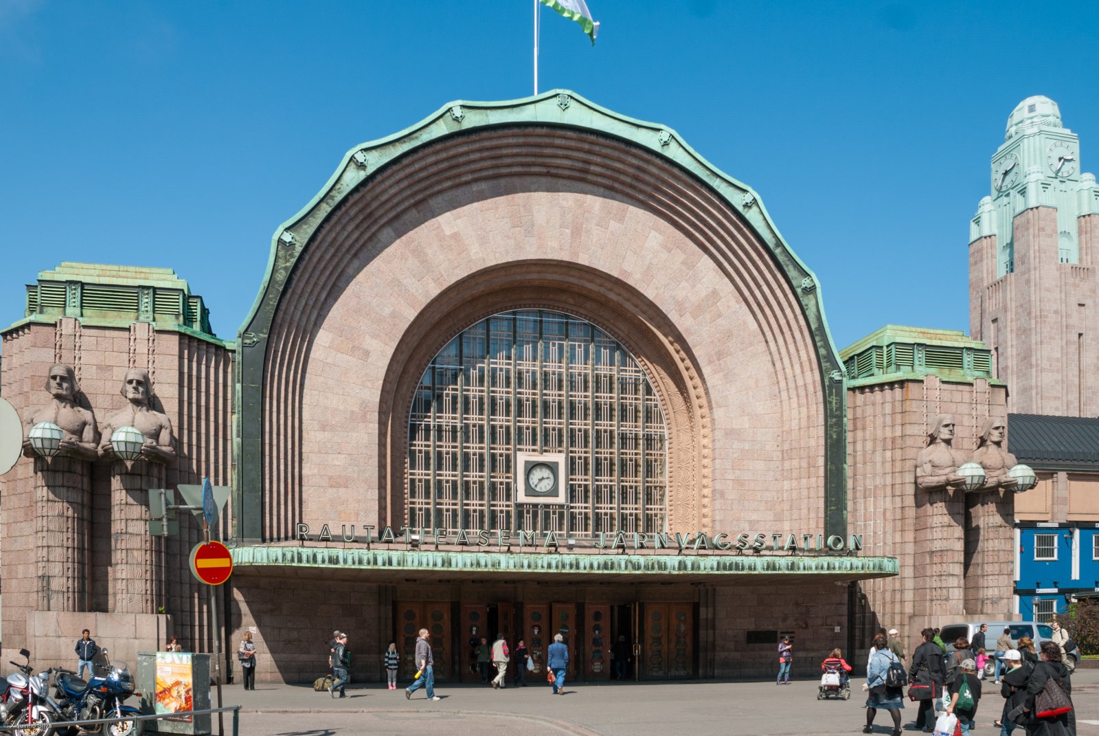 Helsinki's main railway station - Helsinki | Secret World Trip Planner