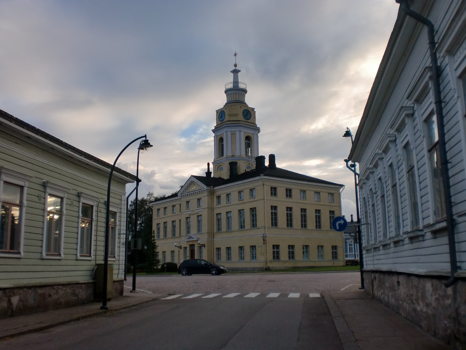 El Ayuntamiento es literalmente el centro de la ciudad de Hamina - Hamina | Secret World Trip Planner
