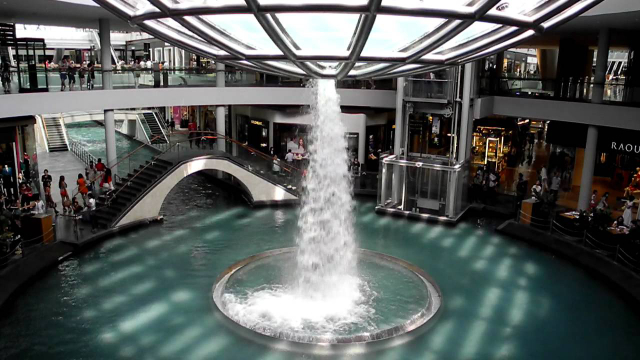 Regen Oculus - Marina Bay Sands - Singapore | Secret World Trip Planner