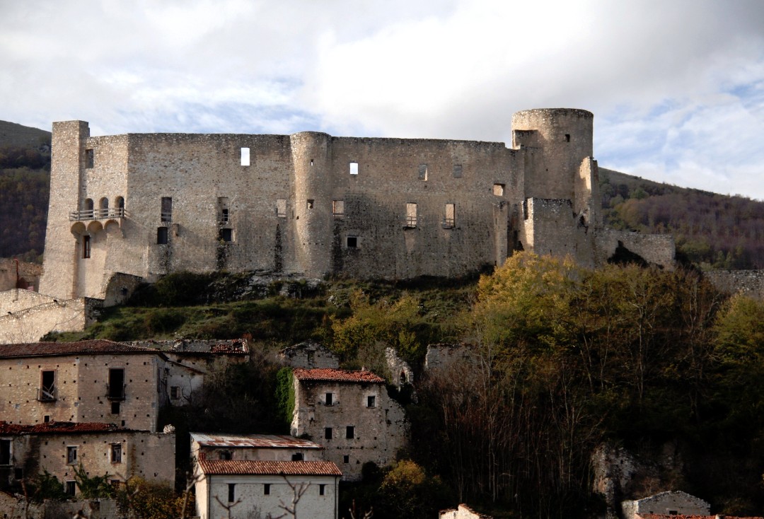 Brienza, het kasteel en de legende van Bianca - Brienza | Secret World Trip Planner