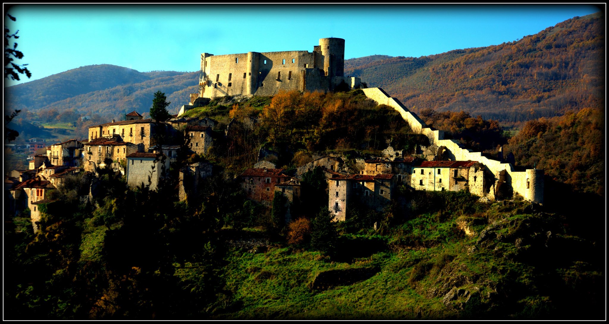 Brienza, het kasteel en de legende van Bianca - Brienza | Secret World Trip Planner