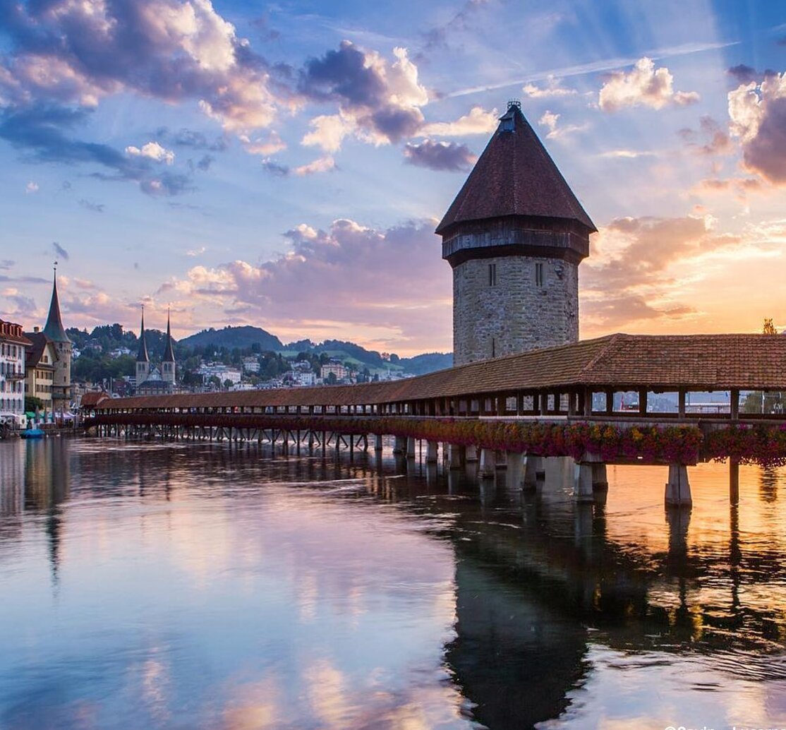 Lucerna i jej piękny drewniany most ( Kapellbrücke ) - Luzern | Secret World Trip Planner