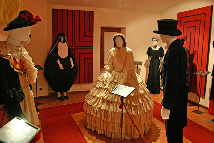 Muzeum kostiumów teatralnych - Serrone | Secret World Trip Planner