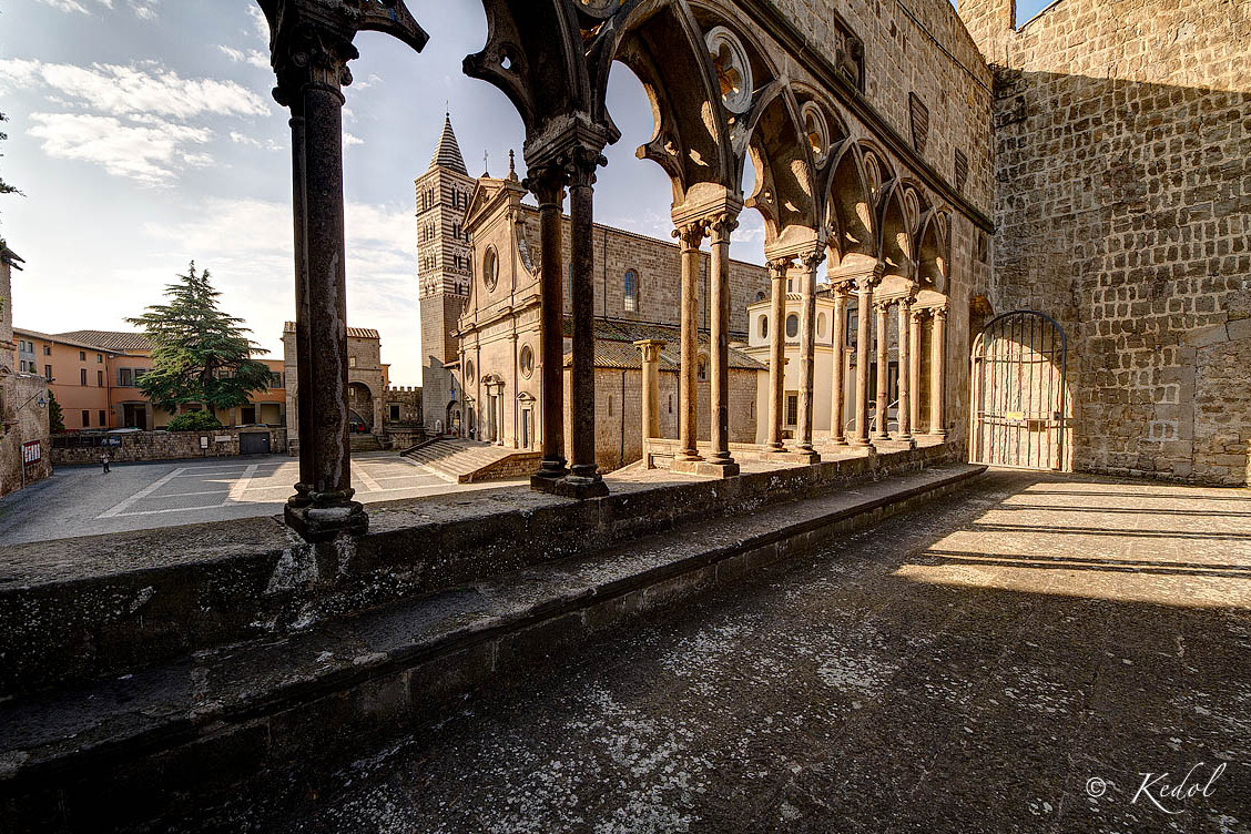 Viterbo | La cattedrale di San Lorenzo - Viterbo | Secret World Trip Planner