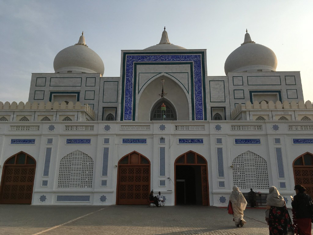 Il Mazar di Zulfikar Ali Bhutto - Garhi Khuda Bakhsh | Secret World Trip Planner