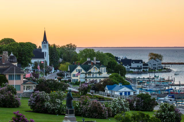 Остров Макинак - Mackinac Island | Secret World Trip Planner