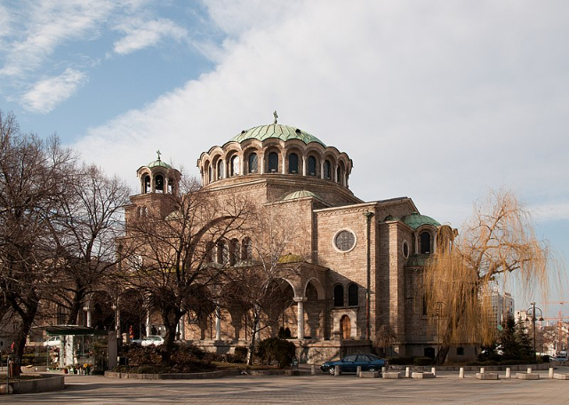 Piazza Sveta Nedelya e la Chiesa di Sveta Nedelya - Sofia | Secret World Trip Planner