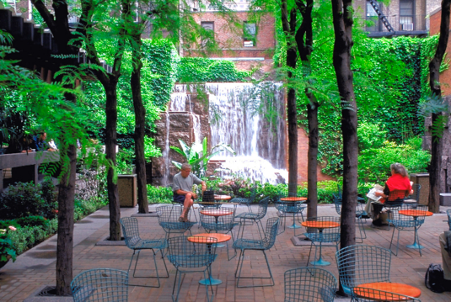 Una cascata nel cuore di Midtown Manhattan - New York | Secret World Trip Planner