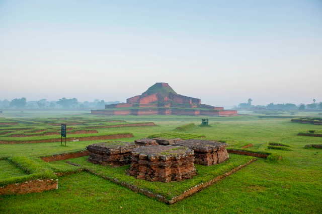 Ruinas de la vihara budista de Paharpur - Paharpoor Museum Building | Secret World Trip Planner