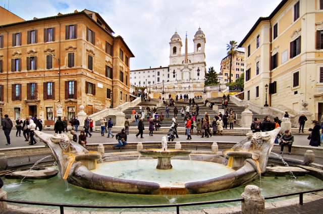 Roma, Plaza de España - Monterusciello | Secret World Trip Planner