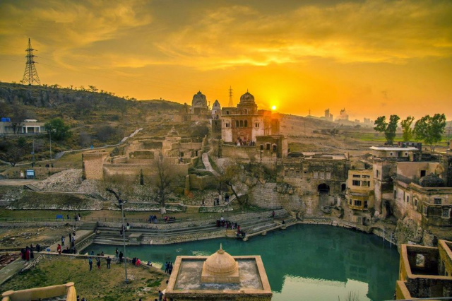 El complejo del templo de Katas Raj - Katas | Secret World Trip Planner