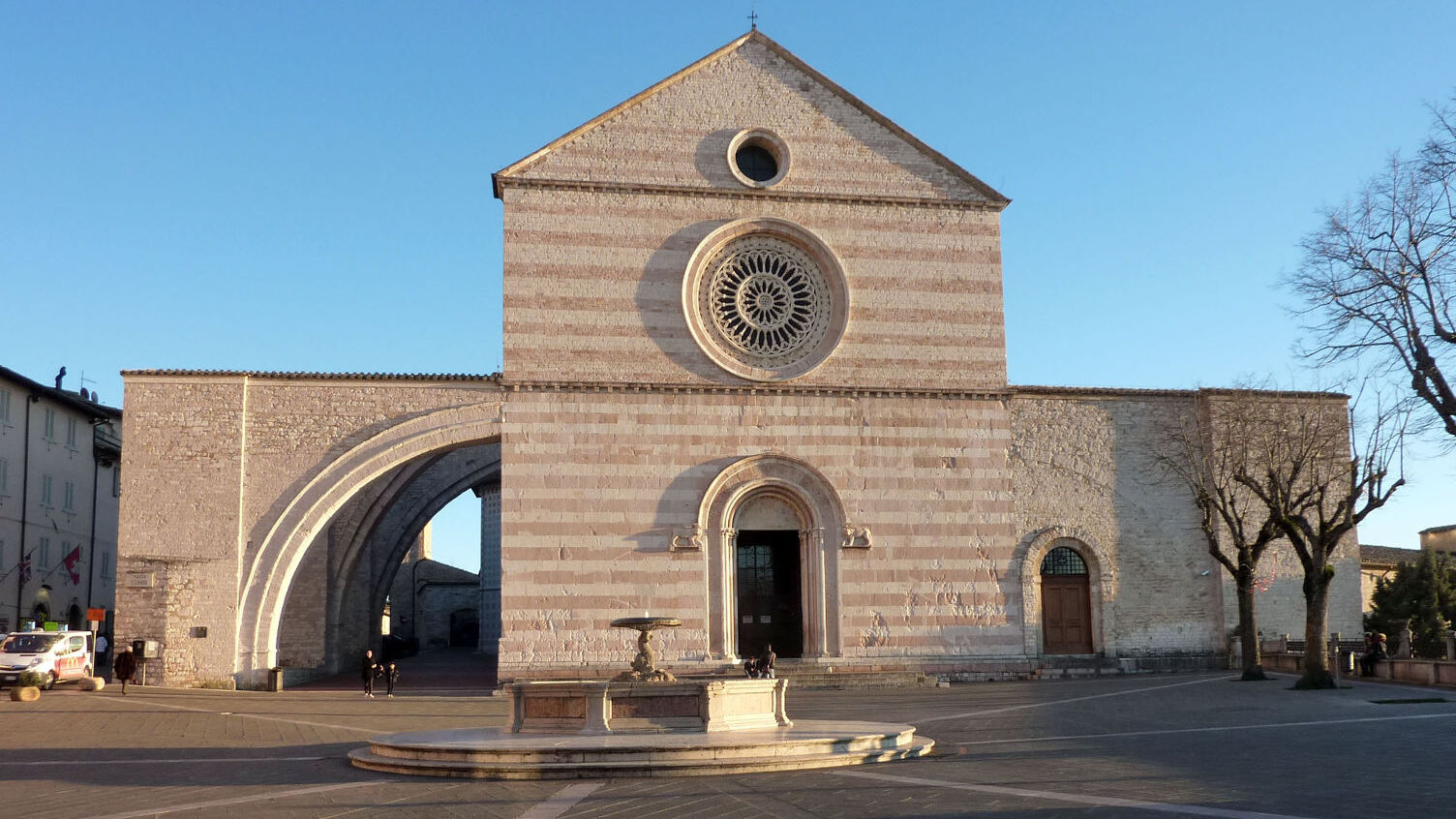 Grab der Heiligen Klara - Assisi | Secret World Trip Planner