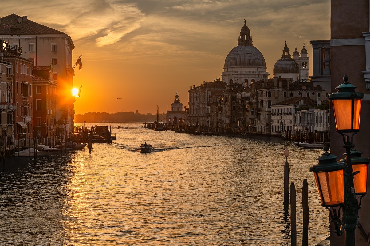 Venezi | Basilique de Santa Maria della Salute - Venezia | Secret World Trip Planner