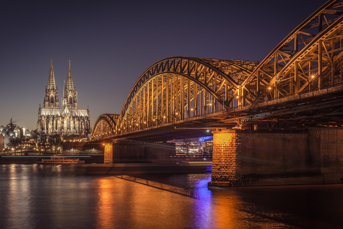 Die Hohenzollernbrücke und die 'Love Padlocks - Colonia | Secret World Trip Planner