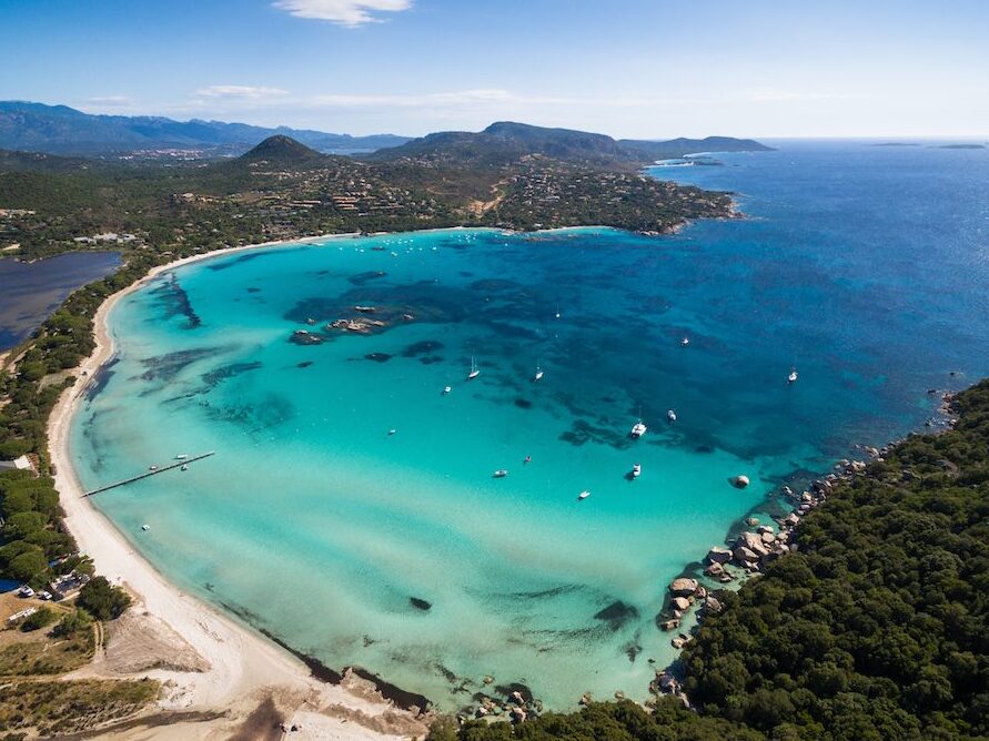 Korsika Polynesien: Santa Giulia - Porto-Vecchio | Secret World Trip Planner