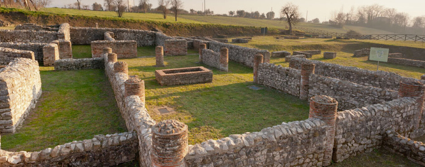 アベリヌムの古代ローマのコロニー - Atripalda | Secret World Trip Planner