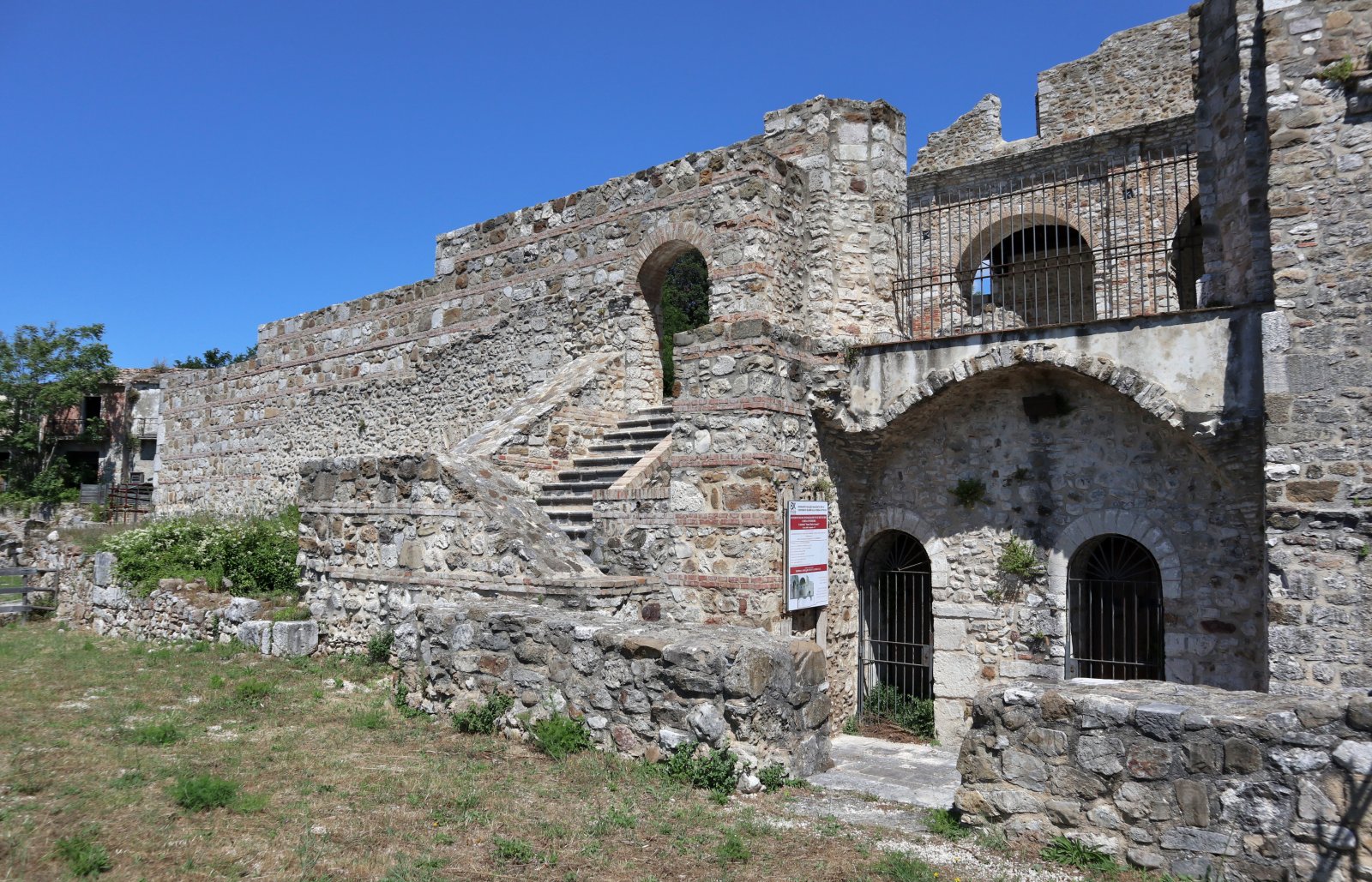 Area archeologica di Conza - 1 | Secret World Trip Planner