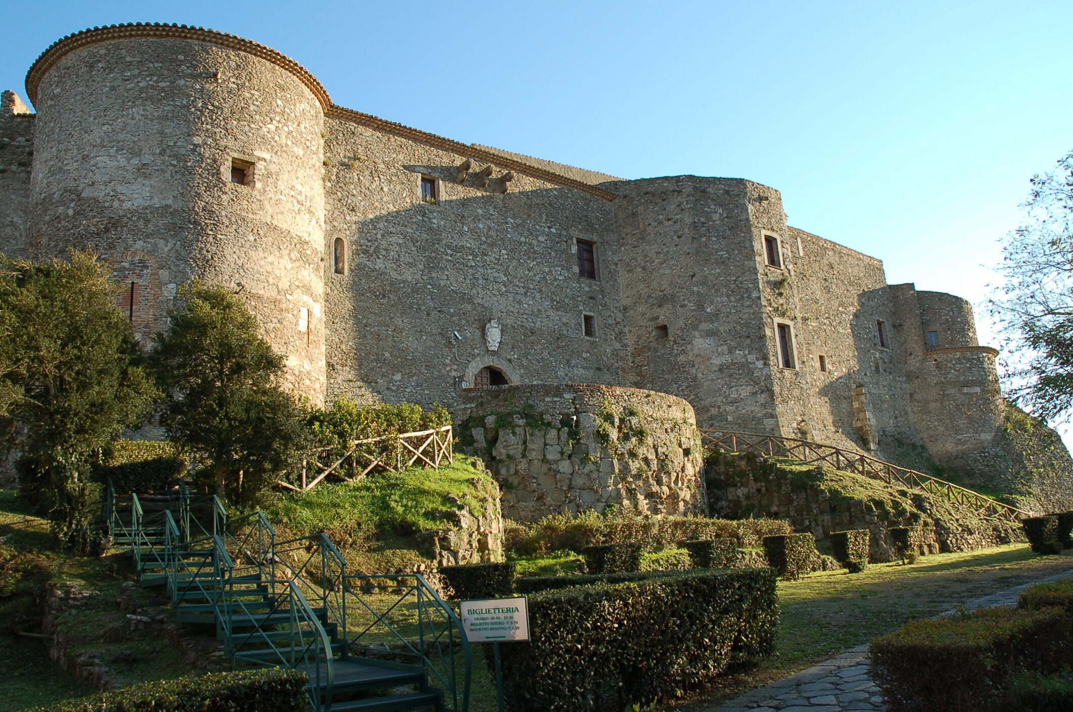 Vibo Vatentia : Castello Normanno-Svevo - Vibo Valentia | Secret World Trip Planner