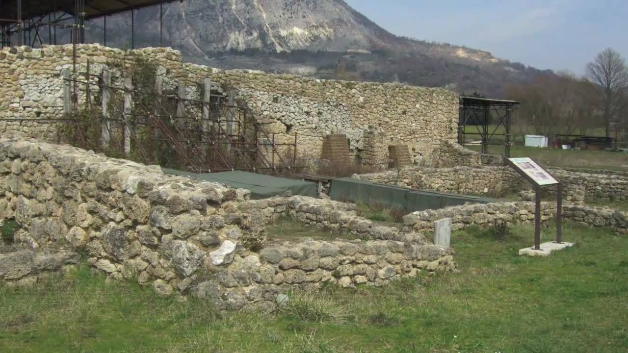 Abdij van San Vincenzo al Volturno - Cerro al Volturno IS | Secret World Trip Planner