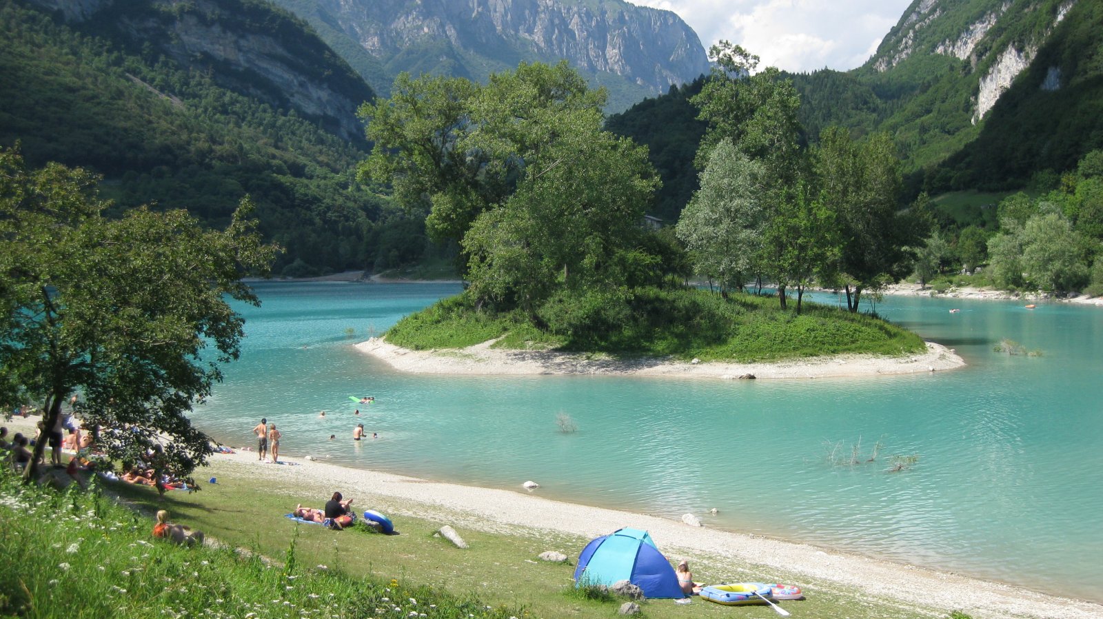 Un piccolo gioiello naturalistico: lago di Tenno - Lago di Tenno | Secret World Trip Planner