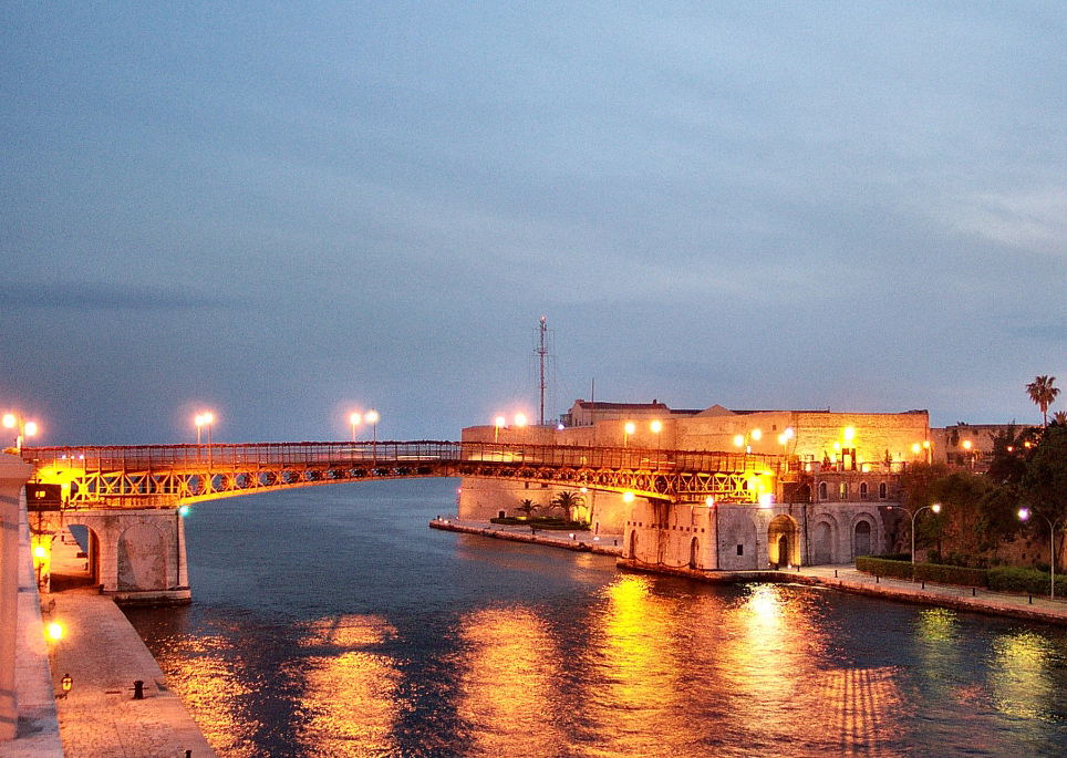 Taranto and the Ponte Girevole - Taranto | Secret World Trip Planner