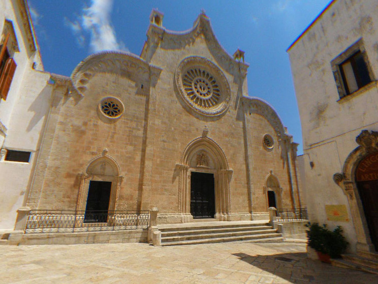 奥斯图尼大教堂。 - Ostuni | Secret World Trip Planner