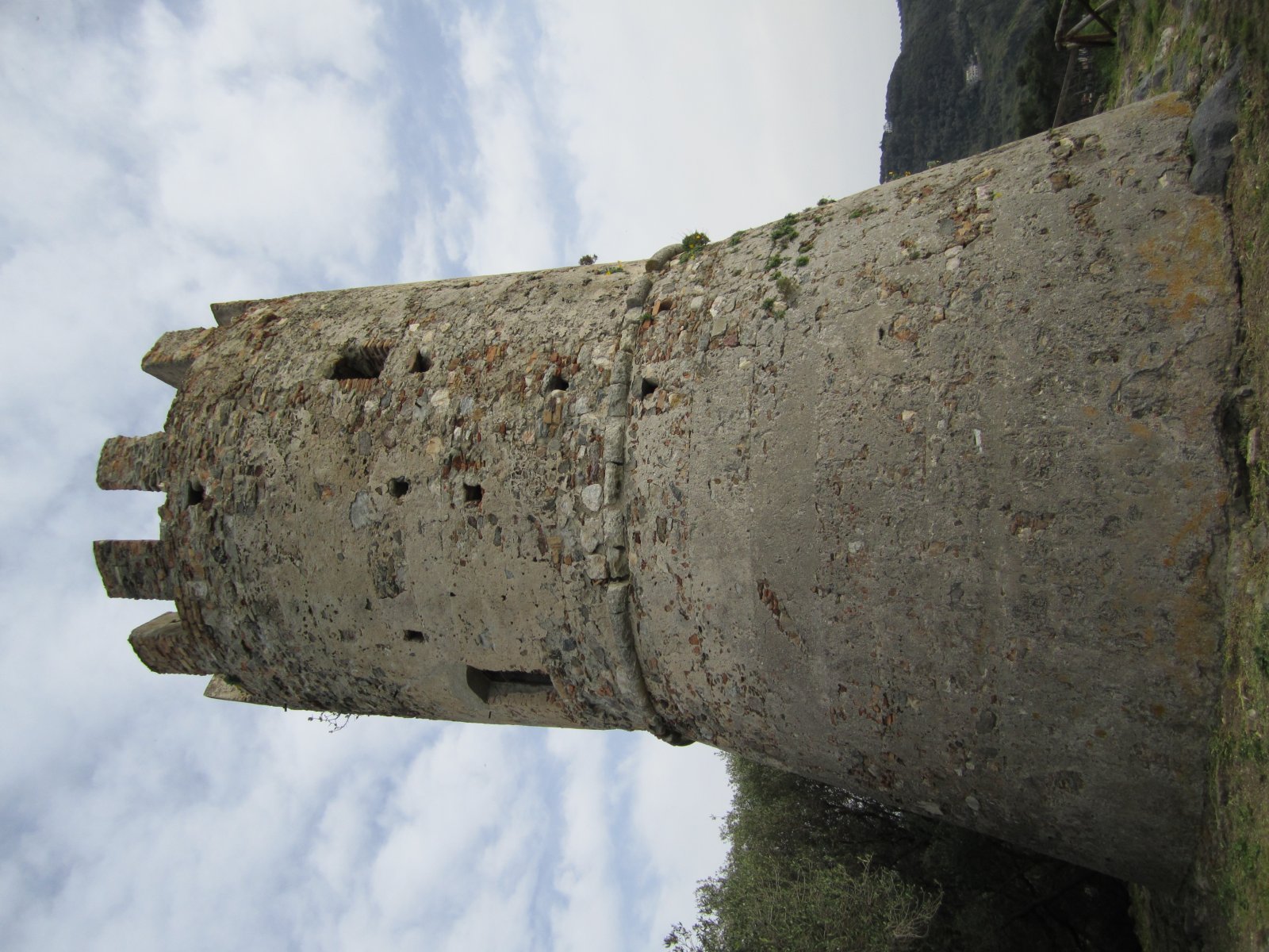 Der Mythos von Donna Canfora und dem Taurischen Park - Palmi | Secret World Trip Planner