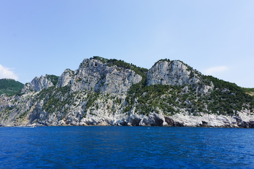オリーブの木の岩 - Scoglio dell'Ulivo | Secret World Trip Planner