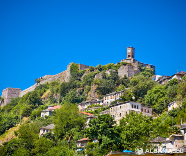 La pittoresca città di Gjirokastra - Gjirokastër County | Secret World Trip Planner