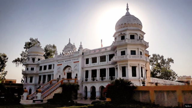 Гурдвара Сача Сауда - Farooqabad | Secret World Trip Planner