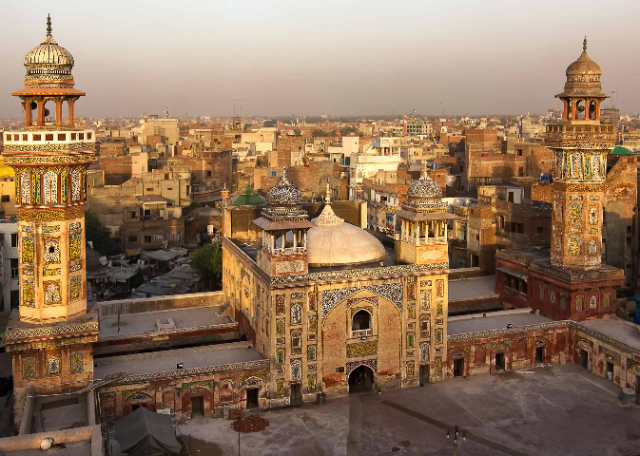 瓦齐尔汗清真寺 - Lahore | Secret World Trip Planner
